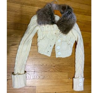 Crop sweater with fur collar